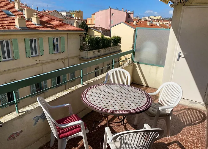 Trois Pieces Avec Terrasse